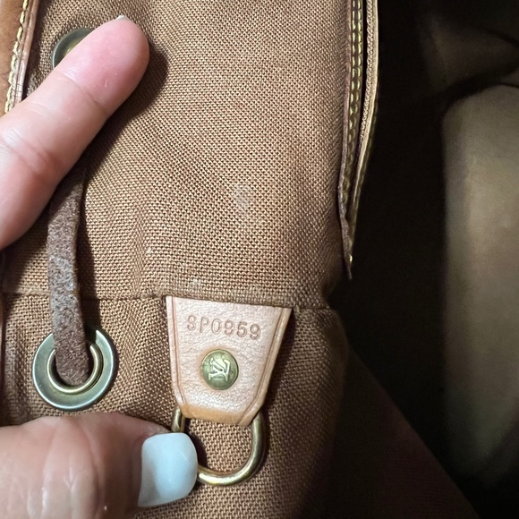 Authentic Louis Vuitton monogram canvas Montsouris MM. - Picture 7 of 8